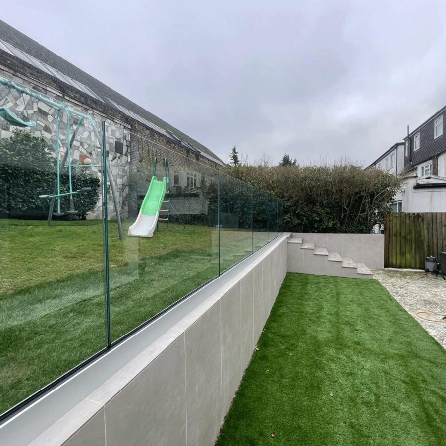 5000mm Glass Balustrade Channel with Glassmove® Kit, End Caps, and Connection Pins - Image 9