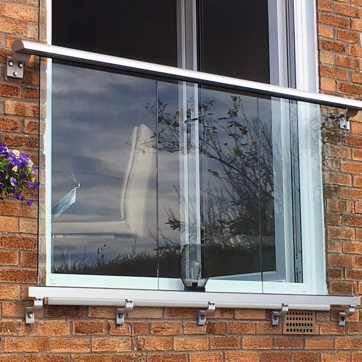 Oversized Glass Juliet Balcony - Image 4