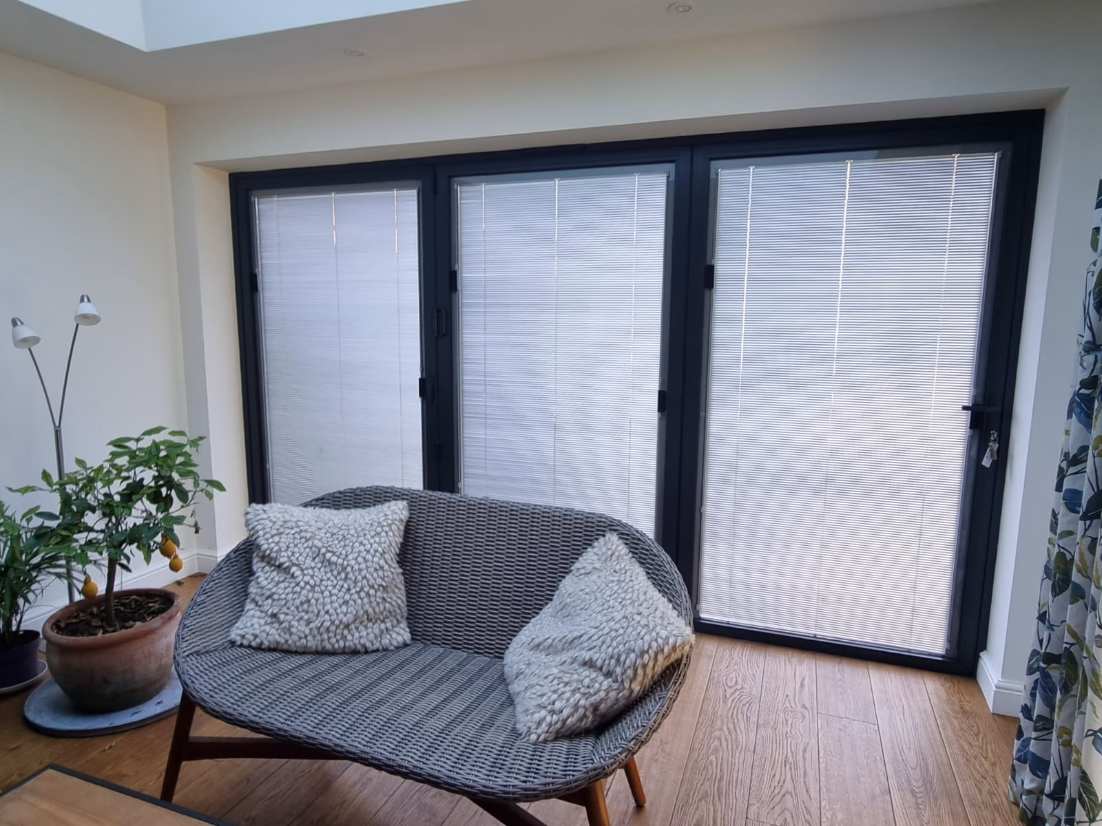 Magnet Operated Integral Glass Blinds - Image 12
